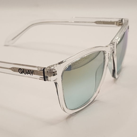 QUAY Hardwire Clear Frame Sunglasses - Picture 6 of 6
